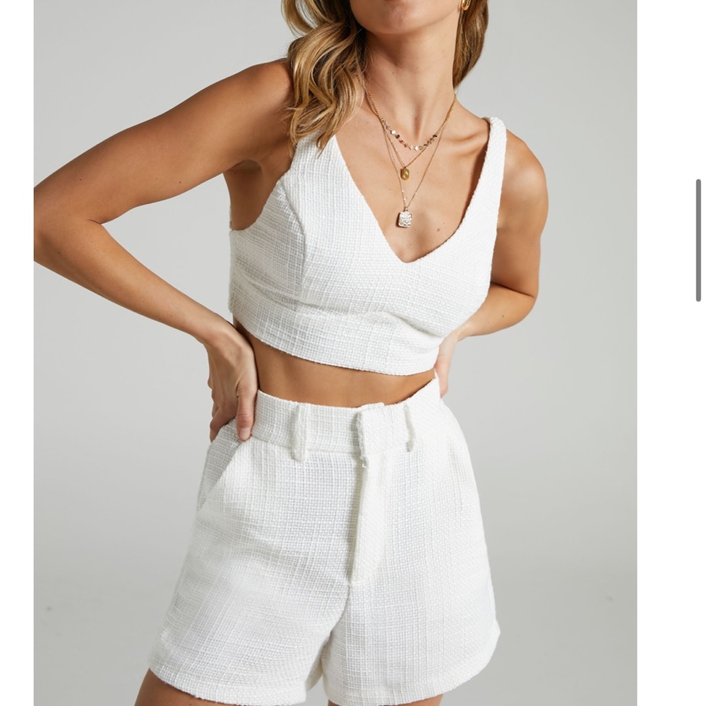 SHOWPO two pieces white set